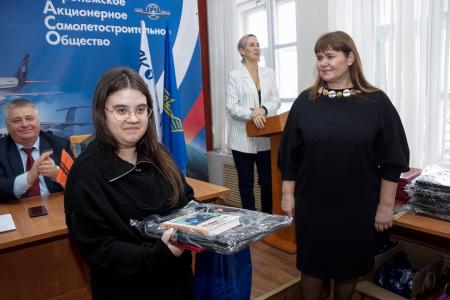 В Воронеже на ВАСО наградили победителей конкурса, организованного «Комсомольской правдой», депутатом Госдумы Сергеем Гавриловым, Воронежским и Белгородским обкомами КПРФ