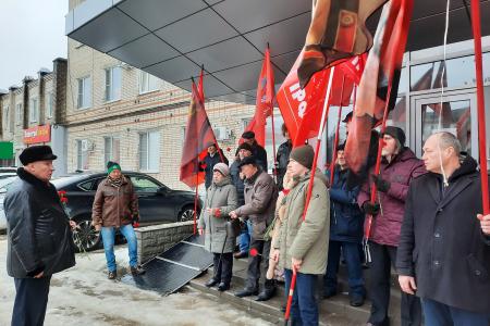 Тамбовские коммунисты почтили память И.В. Сталина