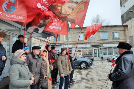 Тамбовские коммунисты почтили память И.В. Сталина