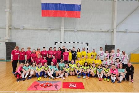 Спортивный клуб КПРФ провёл Кубок по мини-футболу среди женских команд Свердловской области на призы СК КПРФ