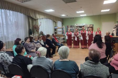 Калуга. Депутат-коммунист Марина Костина встретилась с ветеранами и многодетными мамами микрорайона Силикатный