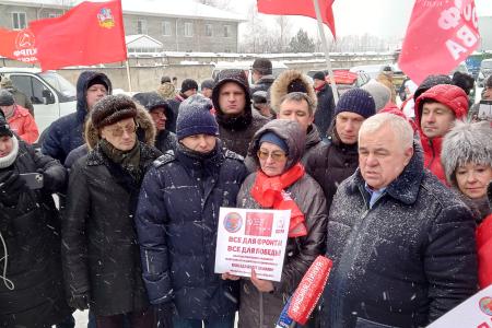 «Армия России, моя семья с вами!». Комментарий добровольца В.Н. Горбунова в ходе отправки 119-го гуманитарного конвоя КПРФ
