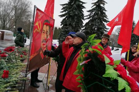 Курские коммунисты почтили память И.В. Сталина