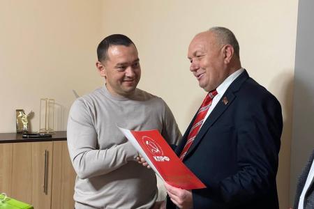 Крымский реском КПРФ отметил активистов, оказывающих гуманитарную помощь