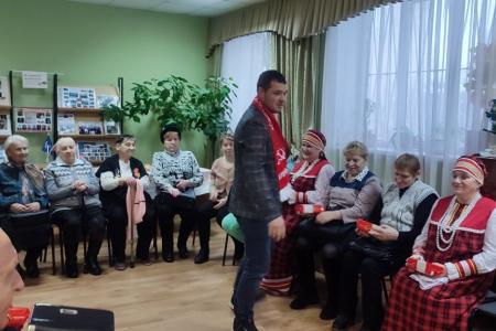 Калуга. Депутат-коммунист Марина Костина встретилась с ветеранами и многодетными мамами микрорайона Силикатный