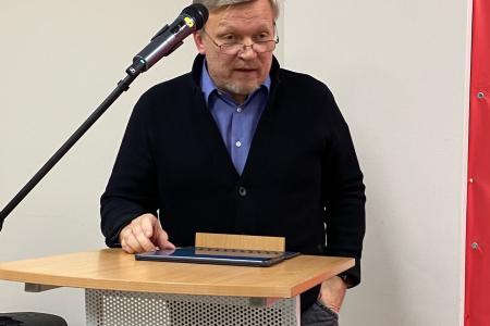 День рождения Сталина в Перми: коммунисты встретили его за учёбой