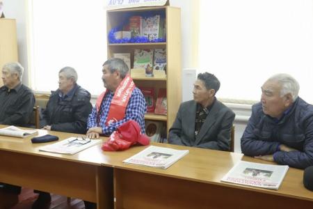 Калмыкия. Встреча депутатов КПРФ с избирателями в поселке Яшкуль