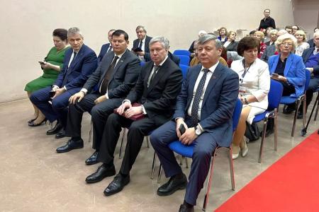 Дмитрий Новиков поздравил сотрудников Дома-музея В.И. Ленина в Ульяновске со 100-летием со дня создания