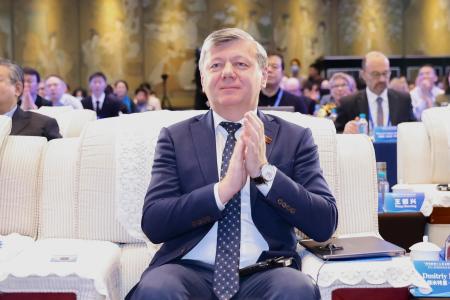 Дмитрий Новиков приветствовал участников международной конференции в Шаньдунском университете