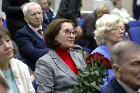 Дмитрий Новиков поздравил сотрудников Дома-музея В.И. Ленина в Ульяновске со 100-летием со дня создания