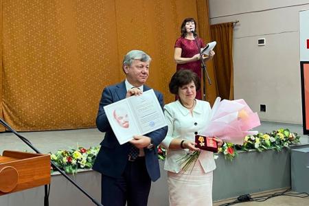 Дмитрий Новиков поздравил сотрудников Дома-музея В.И. Ленина в Ульяновске со 100-летием со дня создания