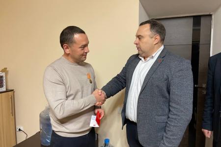 Крымский реском КПРФ отметил активистов, оказывающих гуманитарную помощь