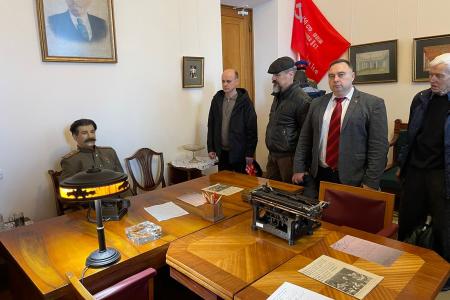 Республика Крым. Местные коммунисты почтили память И.В. Сталина
