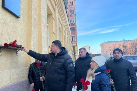 Тульский обком партии почтил память о своем Герое-земляке В.А. Стародубцеве