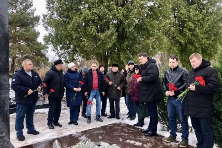 Коммунисты Тульской области почтили память народного Губернатора В.А. Стародубцева
