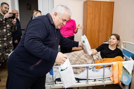 Делегация КПРФ во главе с К.К. Тайсаевым работает на Донбассе