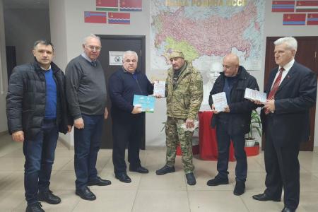 Делегация КПРФ во главе с К.К. Тайсаевым работает на Донбассе