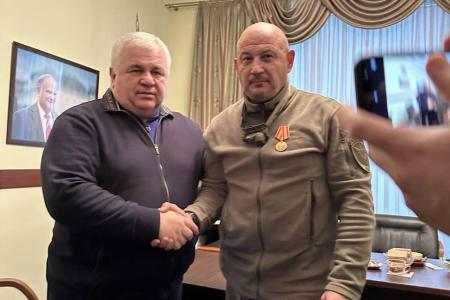 Делегация КПРФ во главе с К.К. Тайсаевым работает на Донбассе