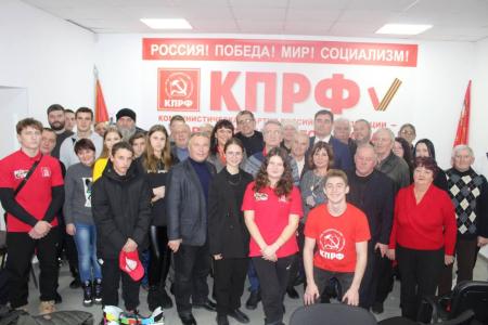 Делегация КПРФ во главе с К.К. Тайсаевым работает на Донбассе