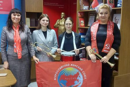 Делегация КПРФ во главе с К.К. Тайсаевым работает на Донбассе