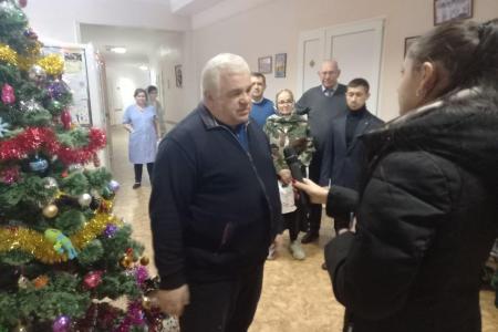 Делегация КПРФ во главе с К.К. Тайсаевым работает на Донбассе