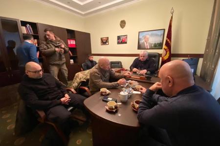 Делегация КПРФ во главе с К.К. Тайсаевым работает на Донбассе