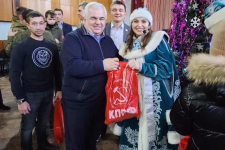 Делегация КПРФ во главе с К.К. Тайсаевым работает в Луганской Народной Республике
