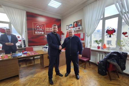 Делегация КПРФ во главе с К.К. Тайсаевым работает в Луганской Народной Республике