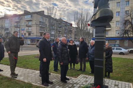 Делегация КПРФ во главе с К.К. Тайсаевым работает в Луганской Народной Республике