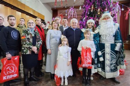 Делегация КПРФ во главе с К.К. Тайсаевым работает в Луганской Народной Республике