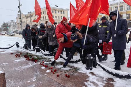 В Иванове после реставрации и ремонта открылся главный памятник В.И. Ленину