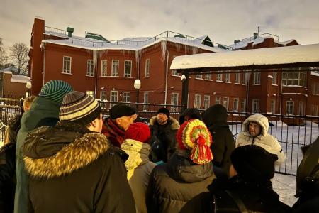 Член ЦК КПРФ, сенатор Российской Федерации Айрат Гибатдинов провел встречу с инициативной группой граждан, выступающих против строительства очередного ЖК в Москве