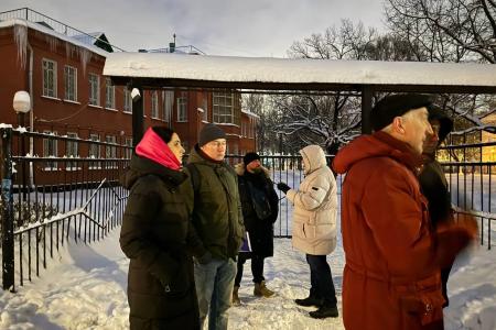 Член ЦК КПРФ, сенатор Российской Федерации Айрат Гибатдинов провел встречу с инициативной группой граждан, выступающих против строительства очередного ЖК в Москве