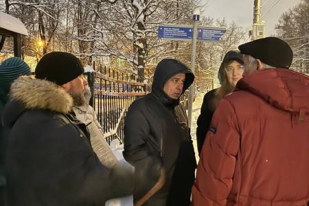 Член ЦК КПРФ, сенатор Российской Федерации Айрат Гибатдинов провел встречу с инициативной группой граждан, выступающих против строительства очередного ЖК в Москве
