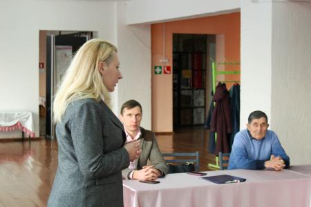 Мария Дробот встретилась с жителями села Зура в Удмуртской Республике и обсудила проблемы маленьких поселений в российской провинции