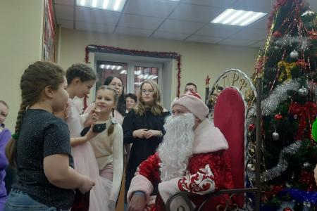 Лидер коммунистов Тюменской области Тамара Казанцева приготовила 1100 подарков для детей
