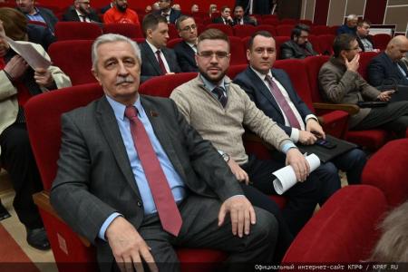 Пленум ЦК КПРФ рекомендовал делегатам предстоящего съезда выдвинуть Н.М. Харитонова кандидатом в Президенты России