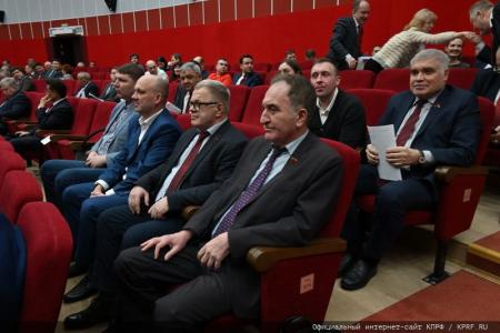 Пленум ЦК КПРФ рекомендовал делегатам предстоящего съезда выдвинуть Н.М. Харитонова кандидатом в Президенты России