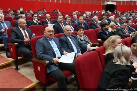 Пленум ЦК КПРФ рекомендовал делегатам предстоящего съезда выдвинуть Н.М. Харитонова кандидатом в Президенты России