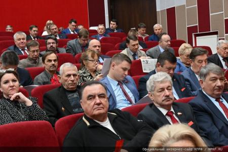 Пленум ЦК КПРФ рекомендовал делегатам предстоящего съезда выдвинуть Н.М. Харитонова кандидатом в Президенты России