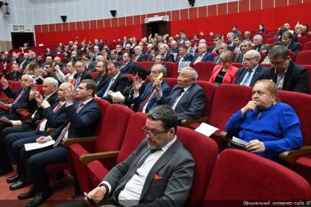 Пленум ЦК КПРФ рекомендовал делегатам предстоящего съезда выдвинуть Н.М. Харитонова кандидатом в Президенты России