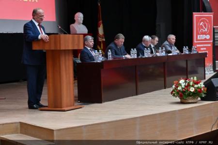 Пленум ЦК КПРФ рекомендовал делегатам предстоящего съезда выдвинуть Н.М. Харитонова кандидатом в Президенты России