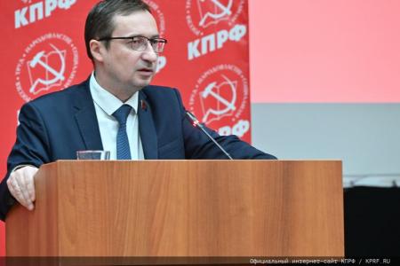 Пленум ЦК КПРФ рекомендовал делегатам предстоящего съезда выдвинуть Н.М. Харитонова кандидатом в Президенты России