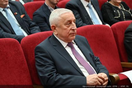 Пленум ЦК КПРФ рекомендовал делегатам предстоящего съезда выдвинуть Н.М. Харитонова кандидатом в Президенты России