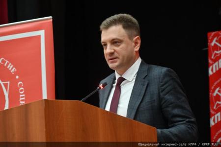 Пленум ЦК КПРФ рекомендовал делегатам предстоящего съезда выдвинуть Н.М. Харитонова кандидатом в Президенты России
