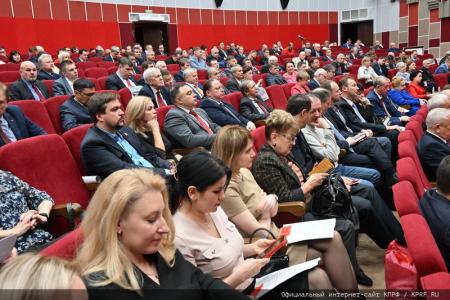 Пленум ЦК КПРФ рекомендовал делегатам предстоящего съезда выдвинуть Н.М. Харитонова кандидатом в Президенты России