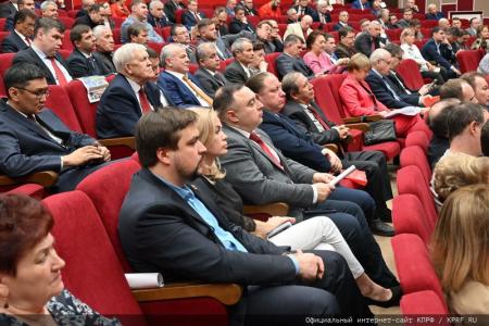 Пленум ЦК КПРФ рекомендовал делегатам предстоящего съезда выдвинуть Н.М. Харитонова кандидатом в Президенты России
