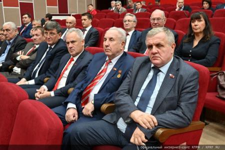 Пленум ЦК КПРФ рекомендовал делегатам предстоящего съезда выдвинуть Н.М. Харитонова кандидатом в Президенты России