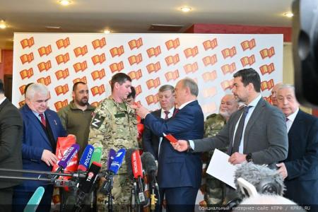 «Мы идем на выборы большой, сильной, опытной командой». Пресс-конференция в перерыве третьего этапа XVIII съезда КПРФ