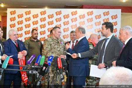 «Мы идем на выборы большой, сильной, опытной командой». Пресс-конференция в перерыве третьего этапа XVIII съезда КПРФ